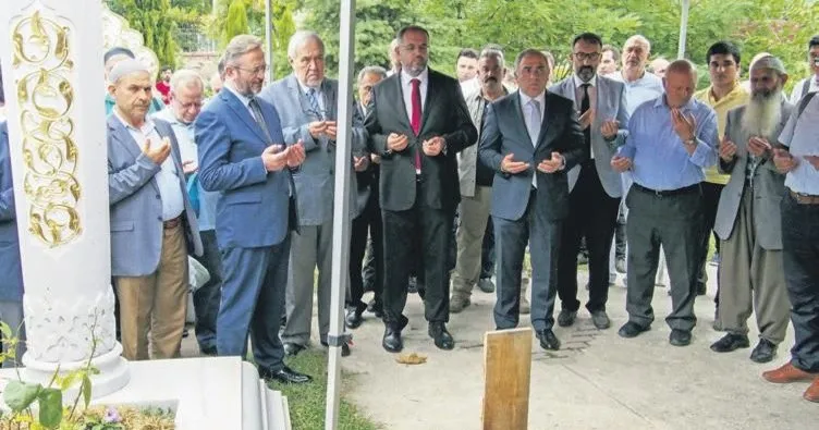 Prof. Dr. Halil İnalcık mezarı başında anıldı