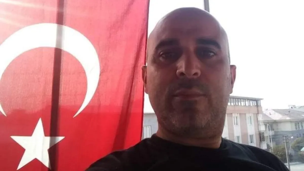 Belediye başkan yardımcısı halı sahada kalp krizi geçirdi Belediye başkan yardımcısı halı sahada kalp krizi geçirdi