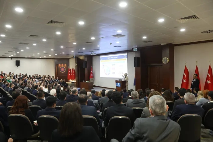 bakan-goktas-milli-guvenlik-konferanslari-kapsaminda-sunum-yapti-1790680504230.jpg