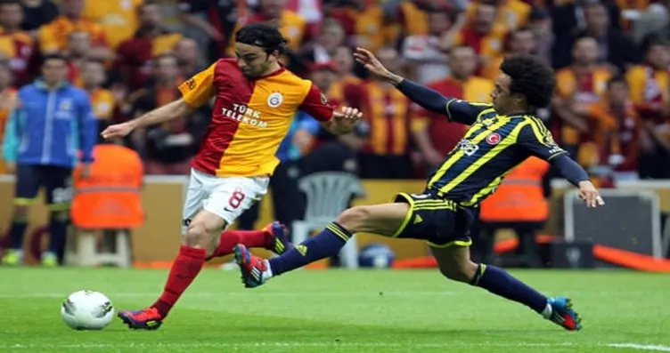 Fenerbahce Galatasaray Geyikleri Aldi Yurudu Galeri Spor