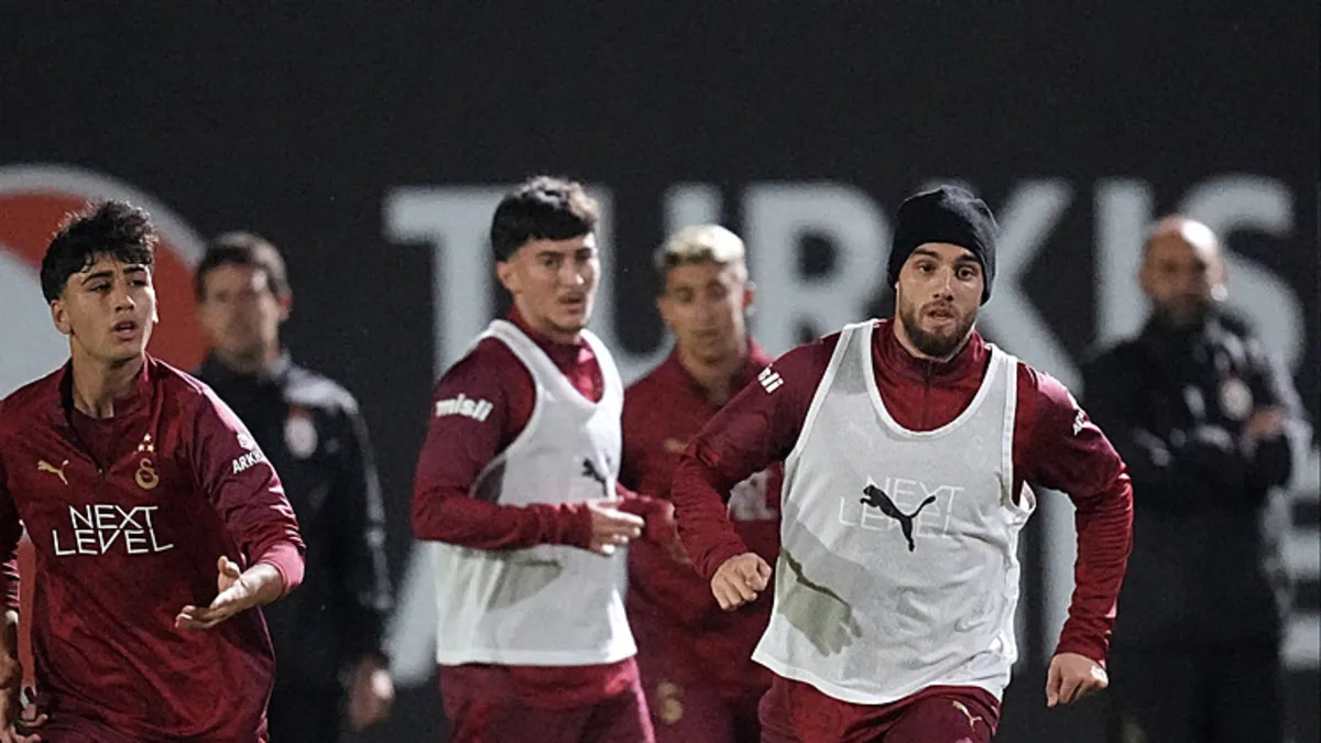 Galatasaray'da Başakşehir mesaisi başladı Galatasaray'da Başakşehir mesaisi başladı