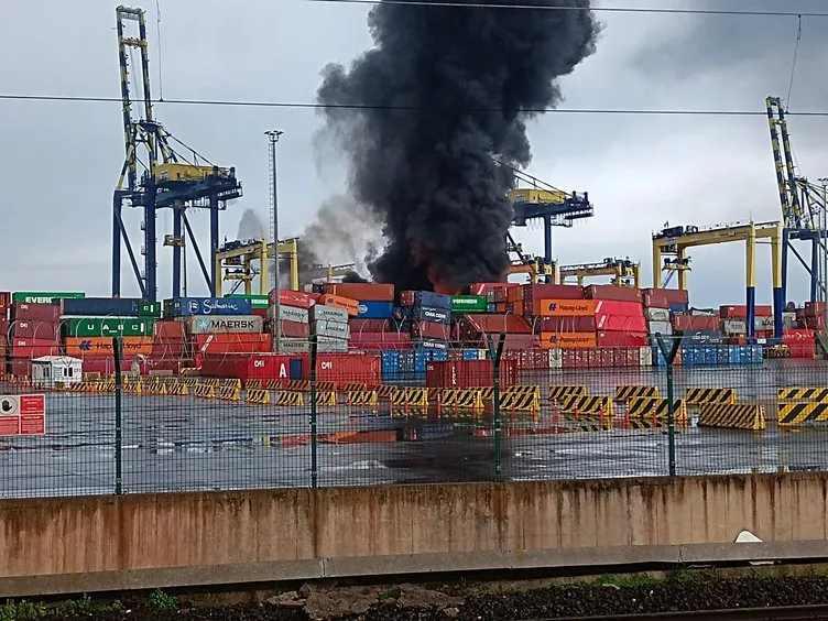 İskenderun Limanı’nda yangın sürüyor