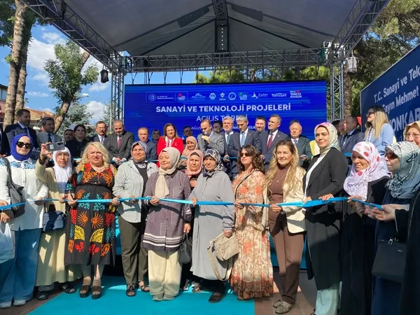 bakan-kacir-afyonkarahisarin-hedefini-acikladi-turkiye-yuzyilinin-uretim-merkezlerinden-biri-olacak-1786557813111.jpg