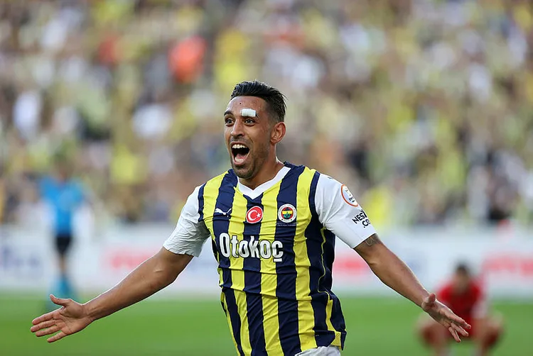 irfan-can-kahveci-ilki-yasadi-fenerbahce-kariyerinde-1695617643440.jpg