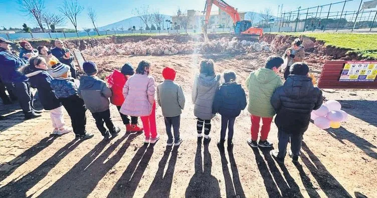 Çocuklar ‘parkımıza dokunmayın’ diye haykırdı: CHP’li belediye talanı durdurmadı