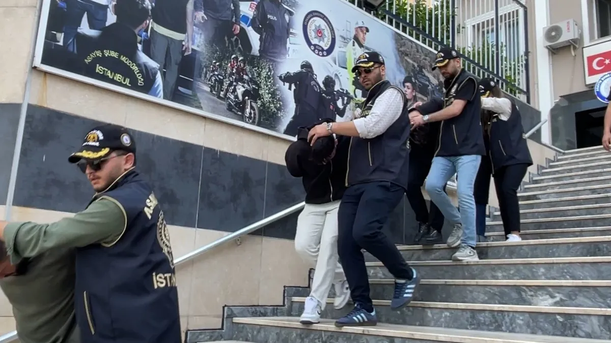 İstanbul Teknik Üniversitesi kampüs girişi ve spor tesisi binası