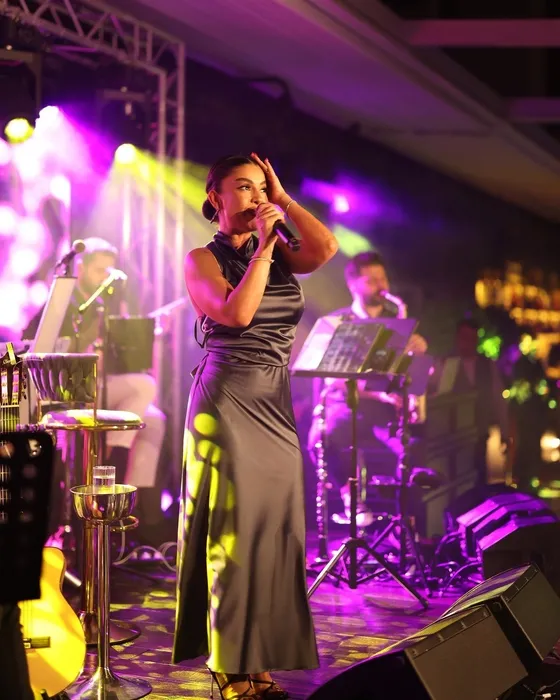 Ajda Pekkan’ın vokalisti 66 yaşındaki huzurevi sakininden şikayetçi oldu! Tacizci amca canından bezdirdi