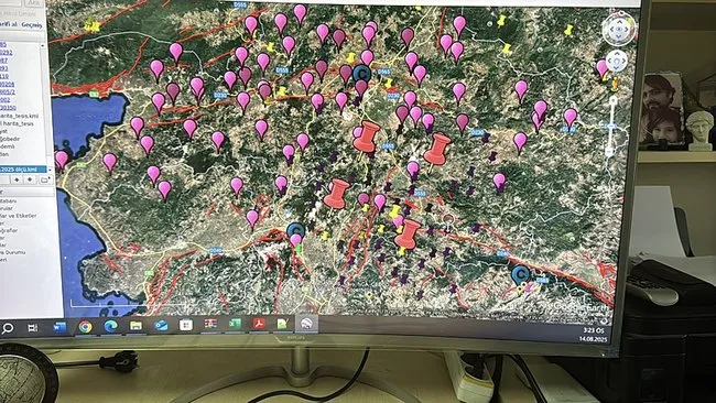 Son dakika: Daha büyük deprem olur mu? Balıkesir yine sallandı! Fay hattını inceleyen uzmanlardan açıklama!