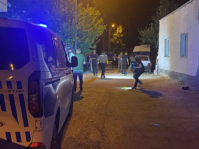 adanada-cikan-silahli-kavgada-1i-agir-4-kisi-yaralandi-1783122010627.jpeg