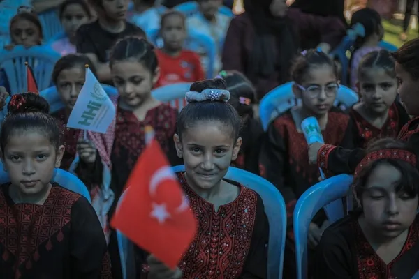 ihh-gazzeye-hz-ebubekir-sahra-okulu-acti-864-ogrenci-egitim-gorecek-1782121613494.jpg