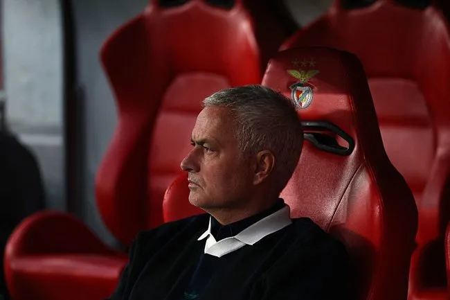 jose-mourinhodan-benfica-maci-sonrasi-carpici-sozler-avrupa-liginde-finale-kadar-gidebiliriz-1756332285312.jpeg