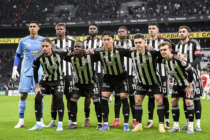 canli-super-ligde-besiktas-fatih-karagumruk-maci-1777311742232.jpeg