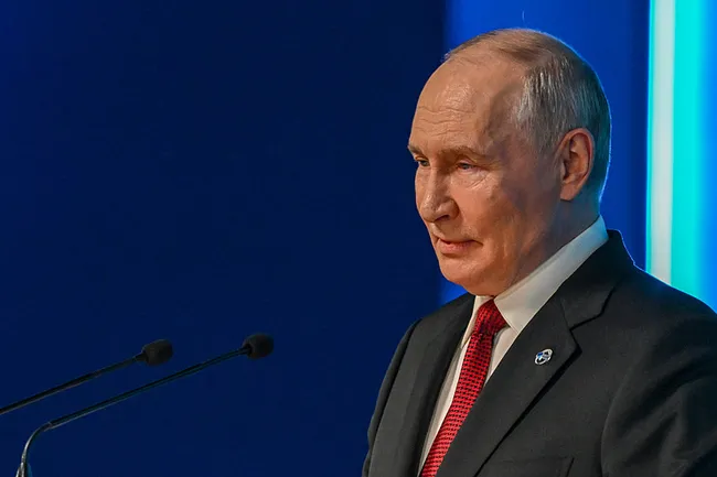 putinden-avrupaya-gozdagi-dogrudan-saldiri-olursa-tum-silahlarin-kullanilmasi-gundeme-gelir-1790882105299.jpeg Putin’den Avrupa’ya gözdağı: “Doğrudan saldırı olursa tüm silahların kullanılması gündeme gelir”
