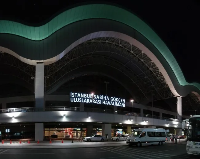 sabiha-gokcen-uluslararasi-havalimaninin-kapasite-artirimina-giden-terminal-binasi-hizmete-hazirlaniyor-1747338013907.jpg