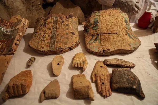 Mısır’da iki antik kral mezarı keşfedildi