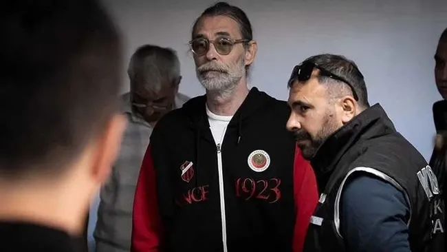 son-dakika-etimesgut-belediyesine-yolsuzluk-operasyonunda-carpici-detaylar-ruhsat-islemleri-icin-2-milyon-tl-i-1791898068198.jpg
