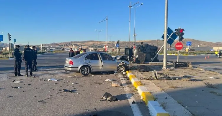 Sivas’ta cip ile otomobil çarpıştı: 1 ölü, 2 yaralı