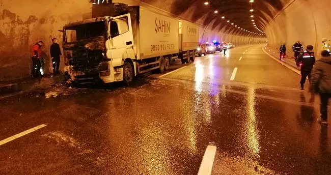 Bolu Dagi Tuneli Ulasima Kapatan Yangin Son Dakika Haberler