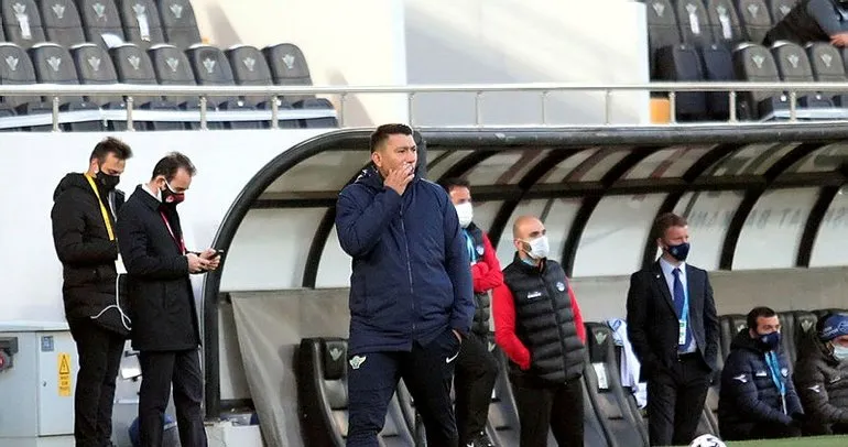 Akhisarspor, teknik direktör Fırat Gül ile yollarını ayırdı