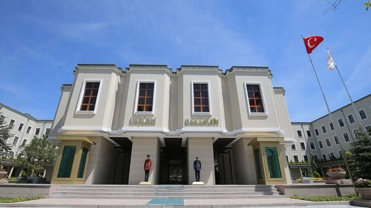 İçişleri Bakanlığı logosu ve operasyonla ilgili bir görsel.