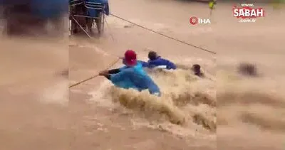 Tayland 20 yılın en şiddetli muson yağmurlarıyla mücadele ediyor | Video