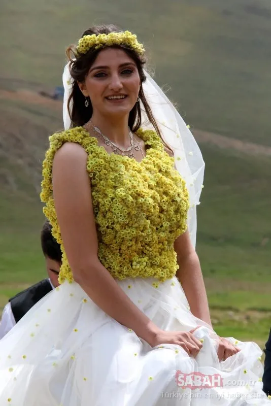 Yayladaki tarihi köprüde defile