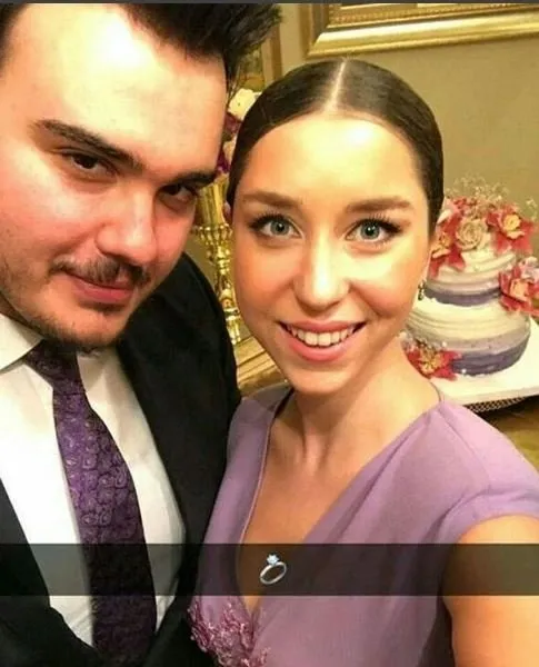 Mustafa Ceceli’nin kardeşi Sinan Ceceli ile Büşra Özdiş nişanlandı
