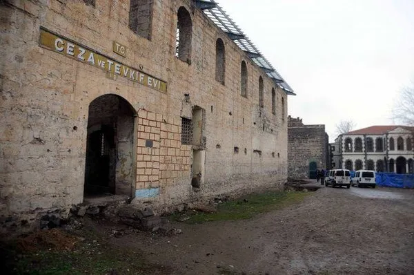 Jitem'in karargahından kemik fışkırdı