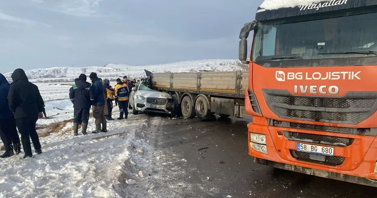 Sivas’ta zincirleme kazada iş adamı öldü