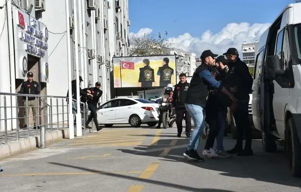 polisi-sehit-eden-iki-kardese-agirlastirilmis-muebbet-1792566598386.jpg