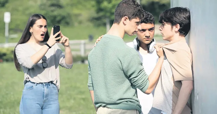 Akran zorbalığı evde başlıyor