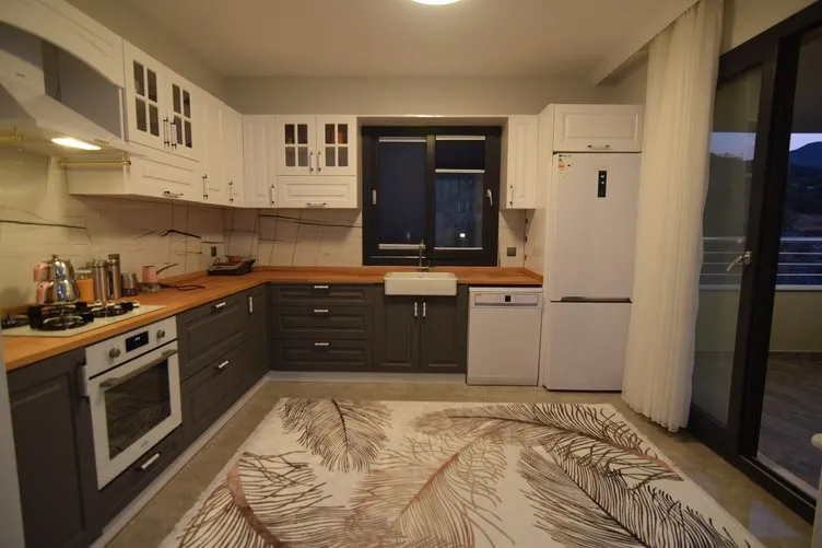 SON DAKİKA | İzmir’de akıl almaz tezgah! Villasına çöküp TikTok’ta paylaştılar: Sezon açıldı, akıyor bugün maşallah