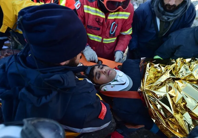 SON DAKİKA: Kahramanmaraş’ta 202. saatte mucize! Deprem enkazından 4 can çıkarıldı!