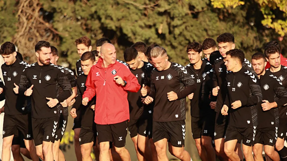 Altay’da ihtar çeken oyuncu sayısı 7’ye yükseldi Altay’da ihtar çeken oyuncu sayısı 7’ye yükseldi