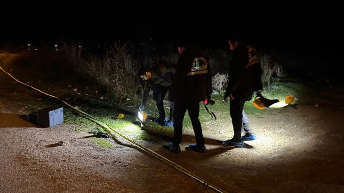 Bilecik'te yol kenarında erkek ceset bulundu Bilecik'te yol kenarında erkek ceset bulundu