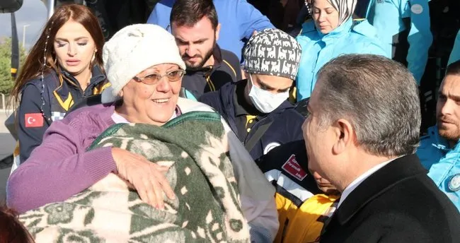 Sağlık Bakanı Koca, bugün Gazze'den 26'sı hasta 50 kişinin Ankara'ya geleceğini bildirdi