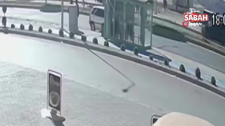 Yolun karşısına geçmeye çalışan lise öğrencisinin hayatını kaybettiği kaza kamerada | Video