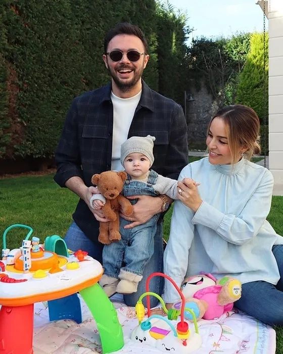 Bengü ilk kez kızı Zeynep'i paylaştı!