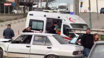 Kamyonetle otomobil çarpıştı: 1 yaralı