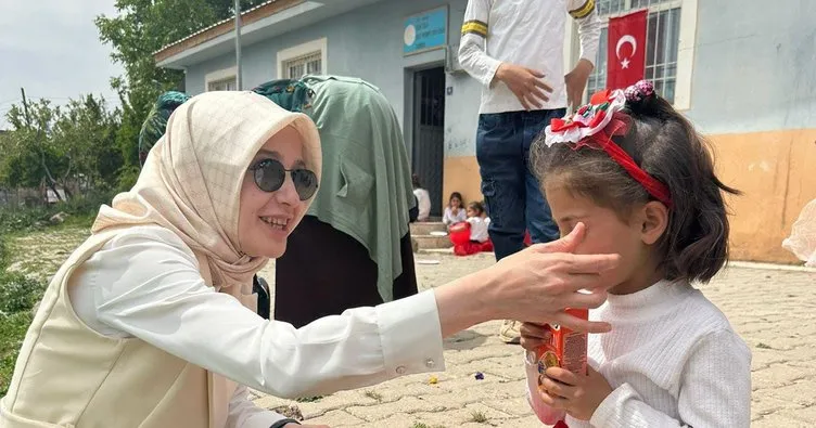 AK Parti kadın kolları köy çocuklarını unutmadı