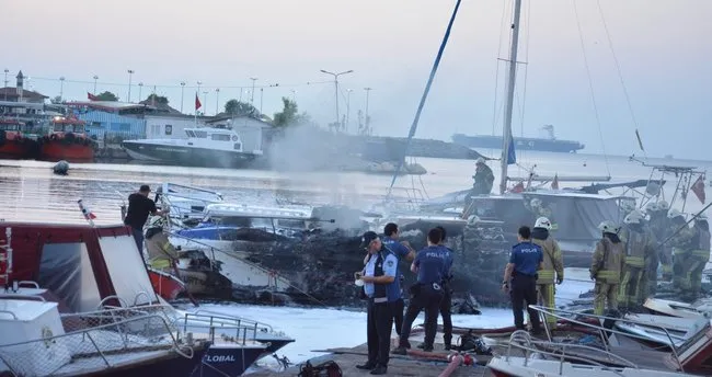 Avcılar sahilde 7 tekne yandı