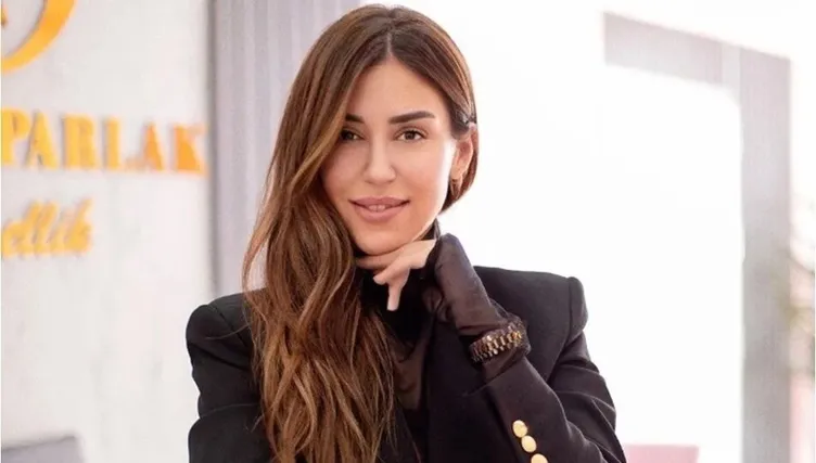 Banu Parlak neden gözaltına alındı, serbest bırakıldı mı? Şarkıcı Banu Parlak kimdir, kaç yaşında, mesleği ne, ne iş yapıyor??