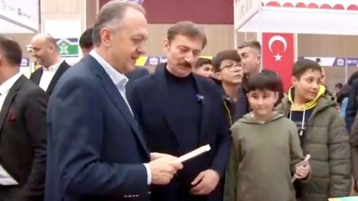 3'üncü Ulusal Bahçelievler Kitap Fuarı açıldı! Mustafa Şentop: Kitap medeniyetimizin temel taşıdır