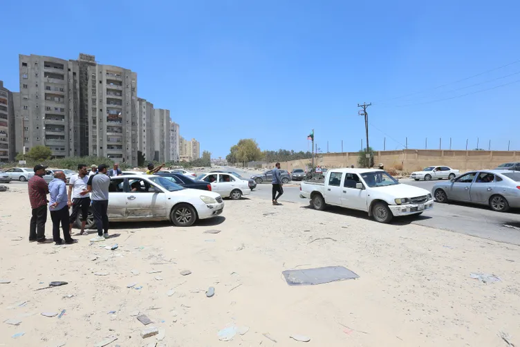 Libyalılar, Hafter milislerinin tuzakladığı patlayıcılardan temizlenen evlerine kavuşuyor