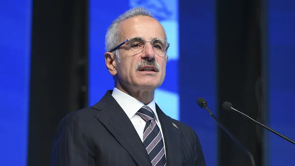 istanbula-cift-hatli-yeni-demir-yolu-geliyor-bakan-uraloglu-ilk-teklif-icin-tarih-verdi-1791466017965.png