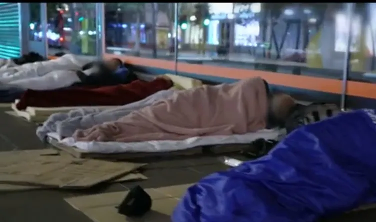 İngiltere’de şoke eden manzara! Ünlü muhabir bu sözlerle özetledi: Böyle bir şey görmedim!