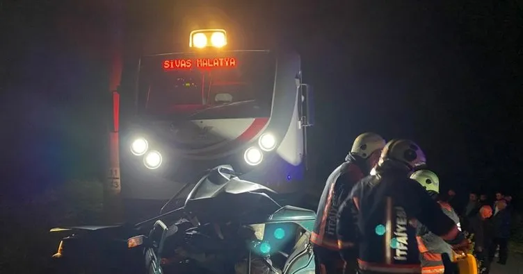 Malatya’da hemzemin geçitte tren otomobile çarptı: 1 ölü