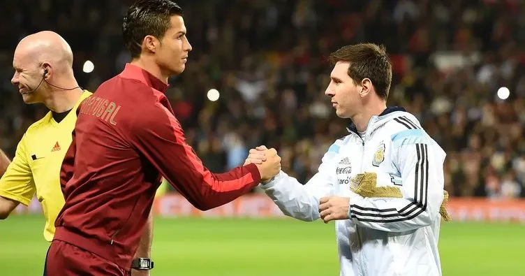 Ronaldo Messi ile oynamak istiyor
