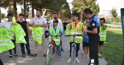 Muş'ta kurulan vatandaşlar bağımlılıkla mücadele konusunda bilgilendirildi #mus