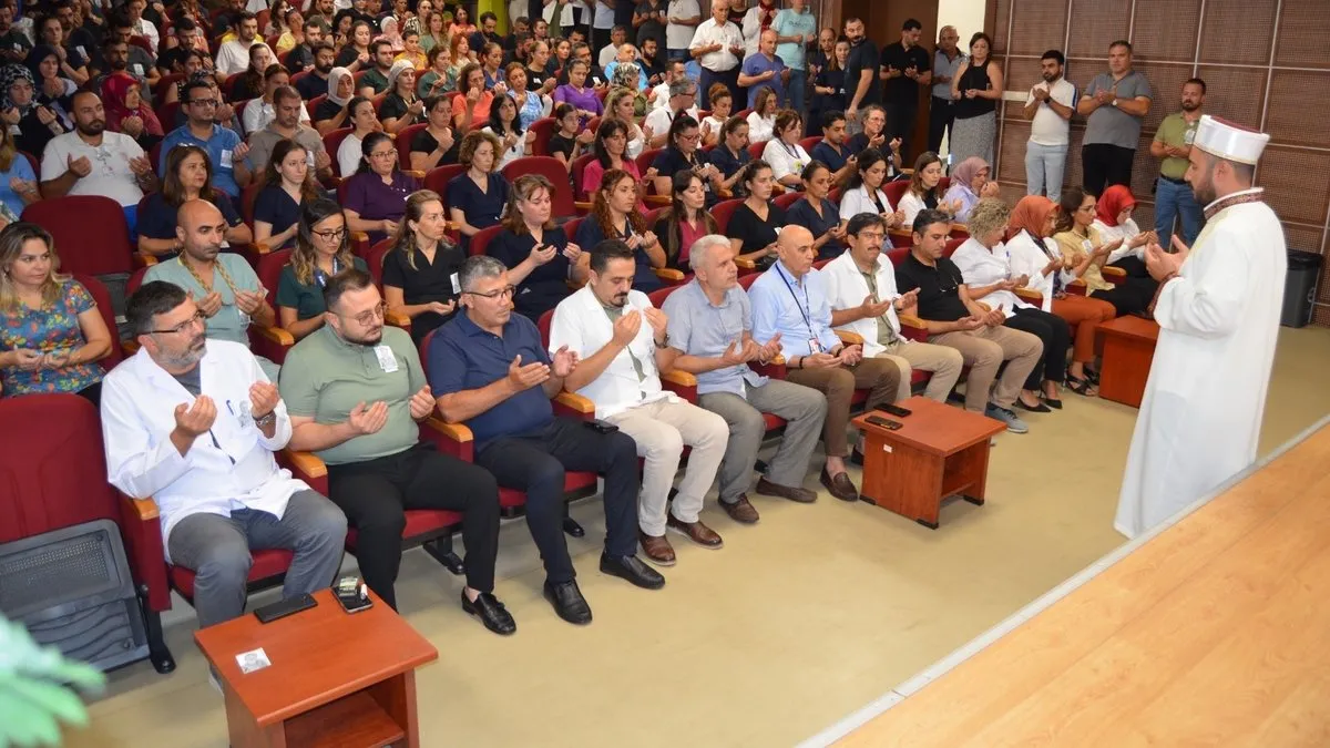 Alanya Eğitim Araştırma Hastanesi personeli Sinan Aktaş’ı son yolculuğuna uğurladı